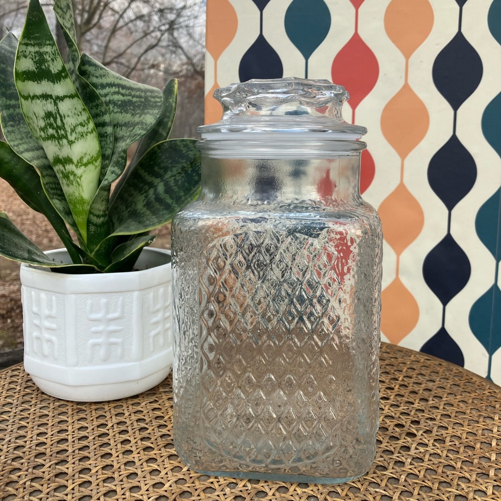Vintage Diamond Cut Textured ClearGlass Apothecary Jar - Picture 3 of 10